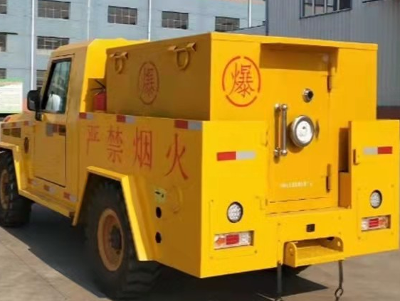 琼结凯龙爆破器材运输车：保障爆破任务的安全运行